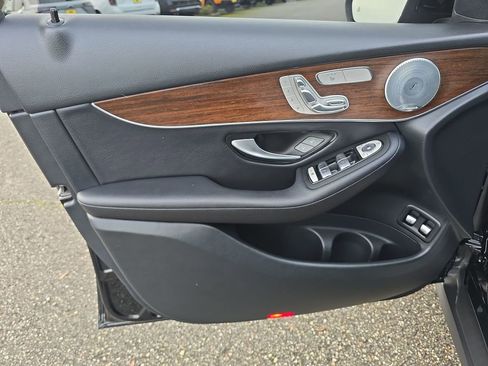 Used 2020 Mercedes-Benz GLC 350e 4MATIC image 28