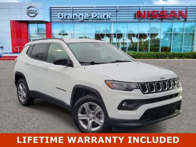 Used 2024 Jeep Compass Latitude AWD/4WD image 1