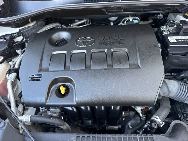 Used 2020 Toyota C-HR XLE FWD image 34
