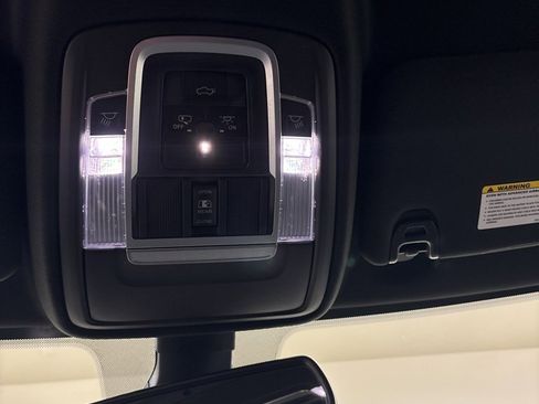 Used 2020 RAM 2500 Laramie w/ Night Edition image 16