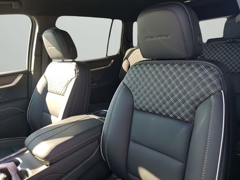 New 2026 GMC Acadia Denali image 32