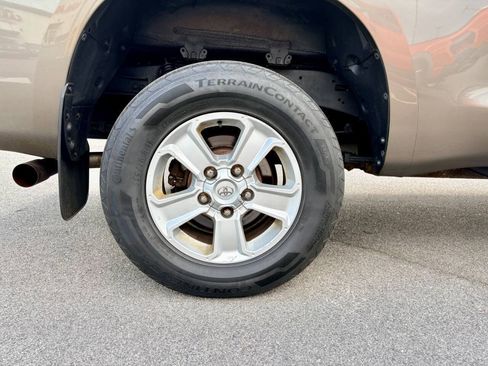 Used 2013 Toyota Tundra 4x4 Double Cab w/ Tow Pkg image 38