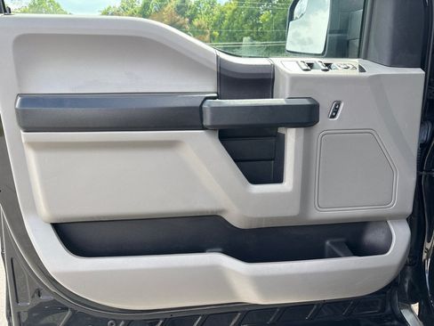 Used 2018 Ford F150 XL w/ Equipment Group 101A Mid RWD image 10