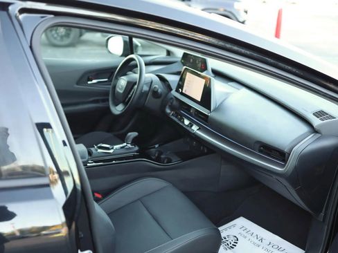 Used 2024 Toyota Prius XLE image 40