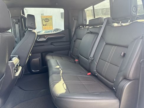 Used 2024 Chevrolet Silverado 1500 High Country w/ Technology Package AWD/4WD image 9