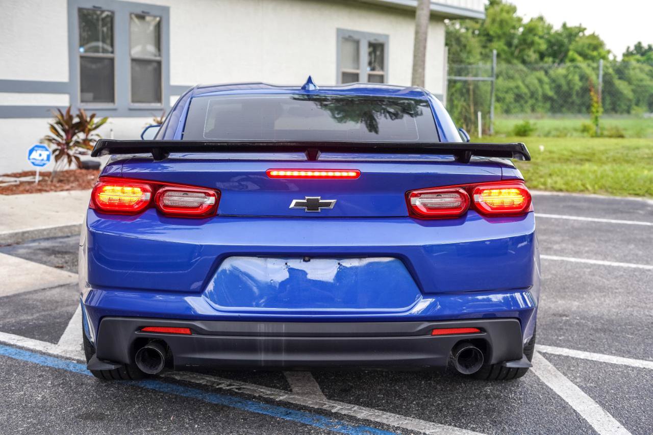 Used 2020 Chevrolet Camaro LT RWD image 5