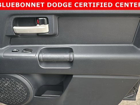 Used 2010 Toyota FJ Cruiser 4WD image 27