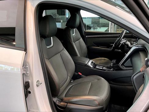 Used 2023 Hyundai Santa Cruz Limited w/ Winter Package image 8