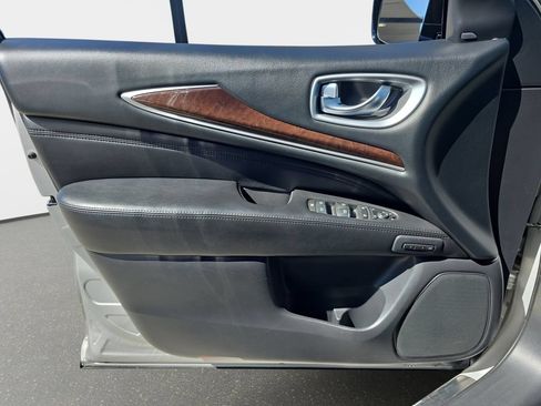 Used 2015 INFINITI QX60 FWD w/ Deluxe Touring Package image 32