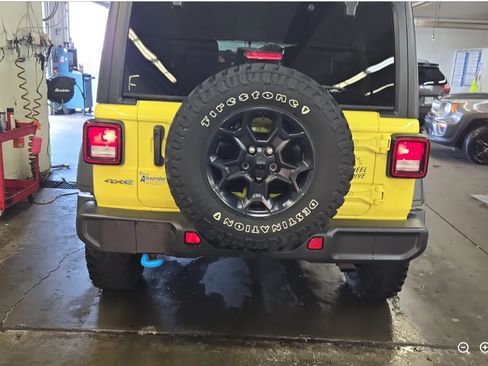 Used 2023 Jeep Wrangler Unlimited w/ Cold Weather Group AWD/4WD image 5