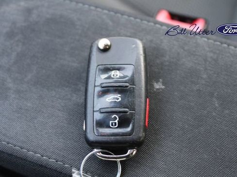 Used 2019 Volkswagen Beetle 2.0T S image 22