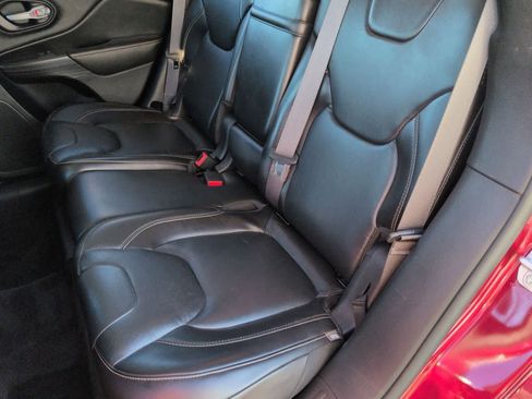 Used 2016 Jeep Cherokee Limited image 21