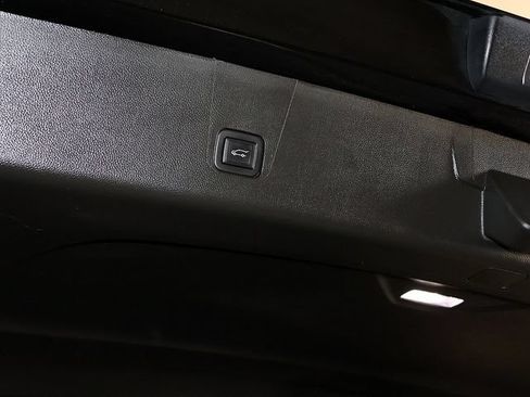 Used 2023 Chevrolet Traverse LT w/ LT Premium Package FWD image 33