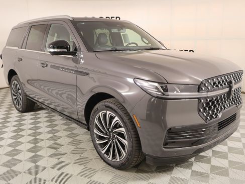New 2026 Lincoln Navigator Black Label AWD/4WD image 1