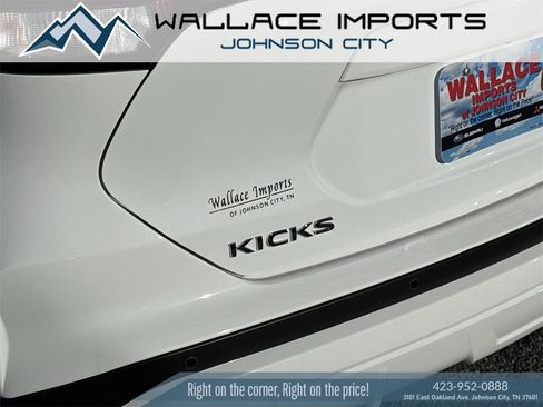 Used 2023 Nissan Kicks S image 11