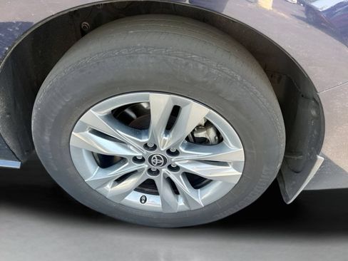 Certified 2023 Toyota Sienna Limited AWD/4WD image 19