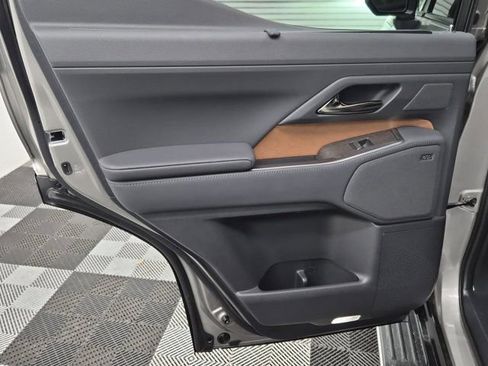 Used 2024 Lexus GX 550 image 17