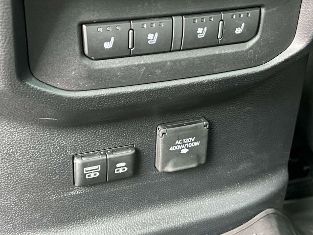 Certified 2025 Toyota Tundra Capstone AWD/4WD image 19