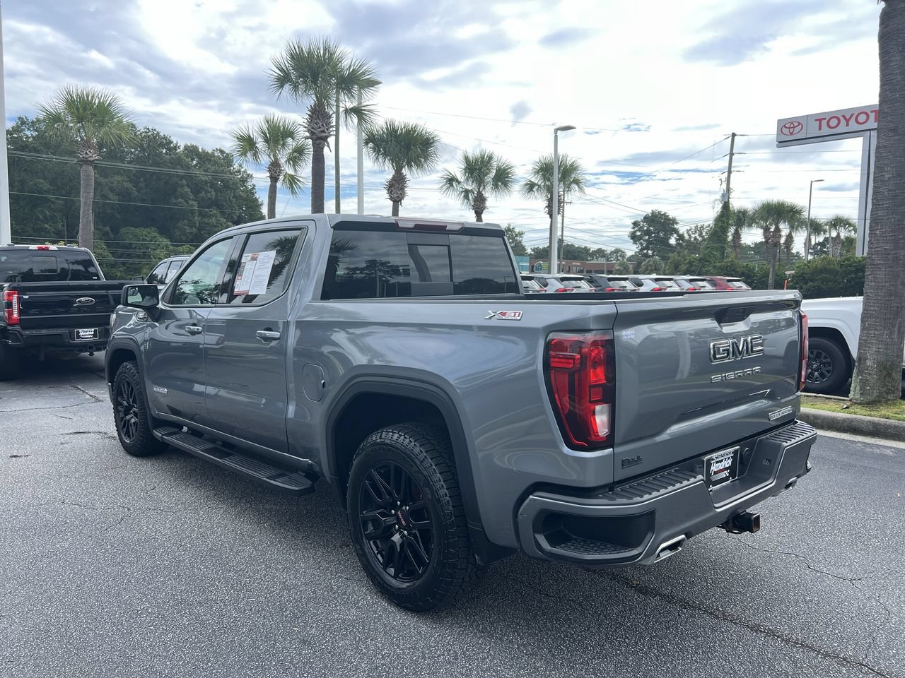 Used 2021 GMC Sierra 1500 Elevation w/ Preferred Package AWD/4WD image 8