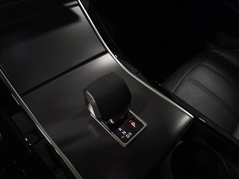 Certified 2025 Land Rover Range Rover Evoque Dynamic SE image 25