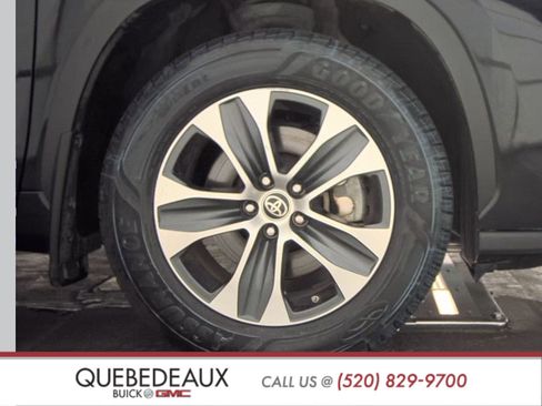 Used 2022 Toyota Highlander XLE image 10