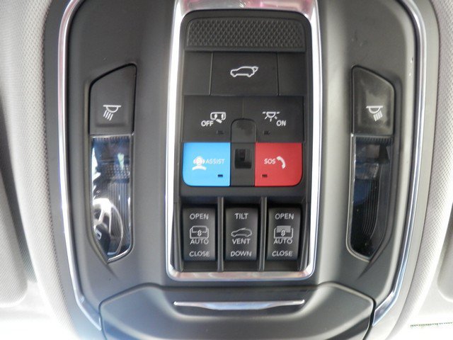 Used 2022 Jeep Grand Cherokee L Limited AWD/4WD image 34