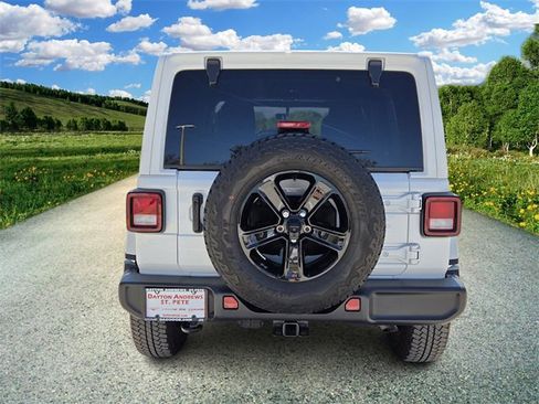 Certified 2022 Jeep Wrangler Unlimited Sahara image 5