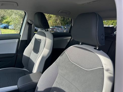 New 2026 Volkswagen Taos SE image 21