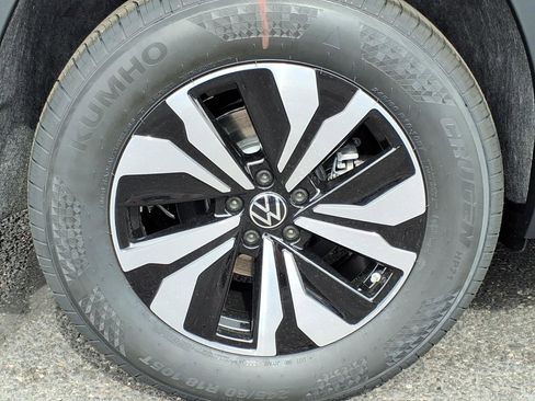 New 2026 Volkswagen Atlas SE image 9