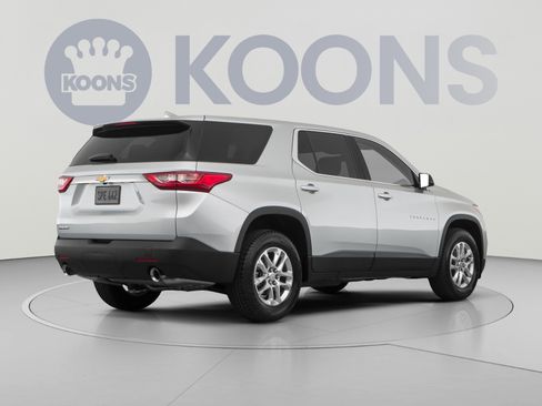 Used 2019 Chevrolet Traverse LS w/ LPO, Blackout Package FWD image 4