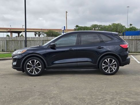 Used 2021 Ford Escape SE w/ SE Sport Appearance Package image 8