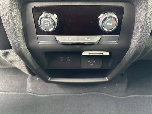 New 2026 Chevrolet Traverse Z71 w/ Enhanced Driving Package image 32