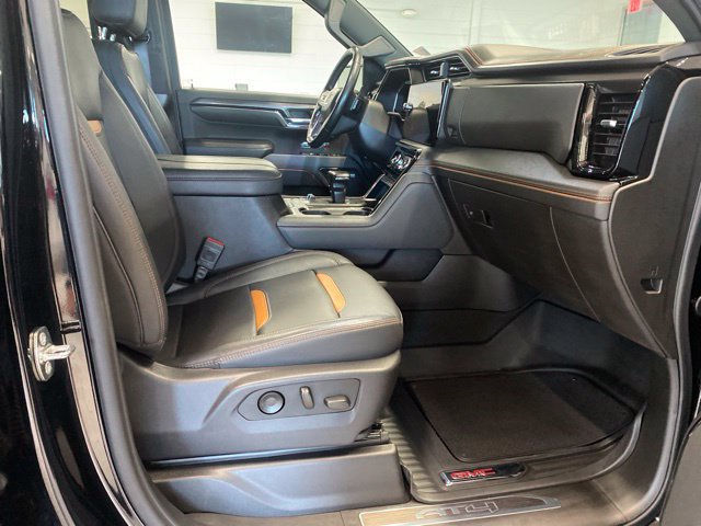 Used 2024 GMC Sierra 1500 AT4 w/ Technology Package AWD/4WD image 16