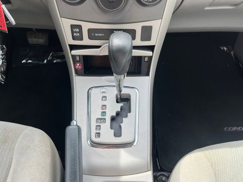 Used 2013 Toyota Corolla LE FWD image 21