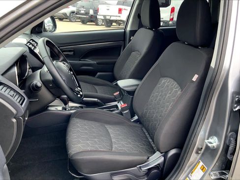 Used 2025 Mitsubishi Outlander Sport LE image 7