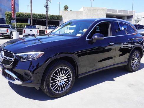 Used 2026 Mercedes-Benz GLC 300 image 4