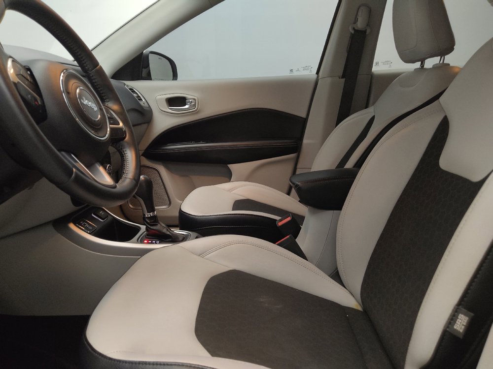 Used 2017 Jeep Compass Latitude FWD image 17