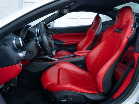 Used 2019 Ferrari Portofino image 33