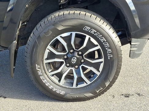 Used 2020 Toyota Tacoma TRD Sport image 8