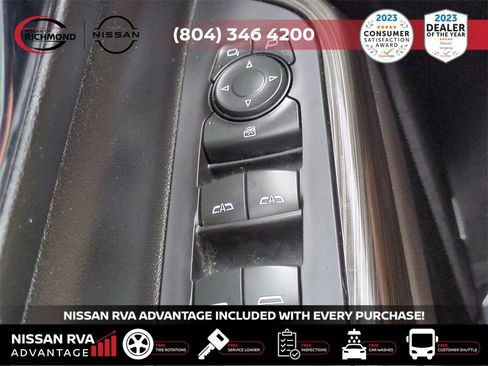 Used 2023 GMC Acadia SLT image 25