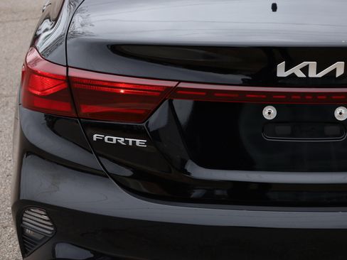 Used 2023 Kia Forte LXS w/ LXS Technology Package image 14