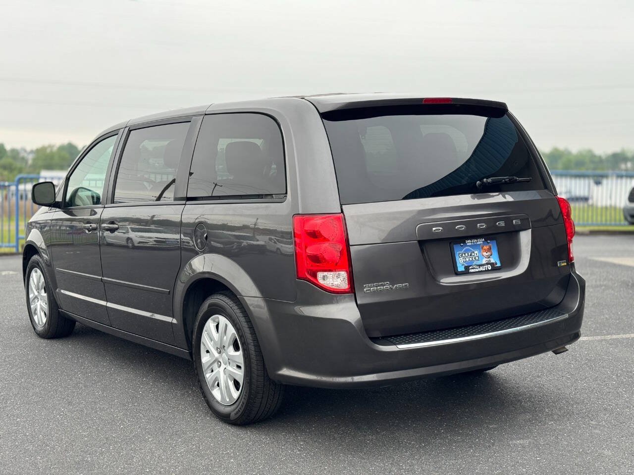 Used 2017 Dodge Grand Caravan SE FWD image 5
