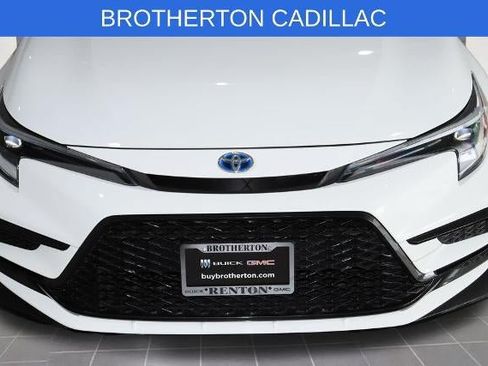 Used 2024 Toyota Corolla SE w/ SE Package FWD image 11