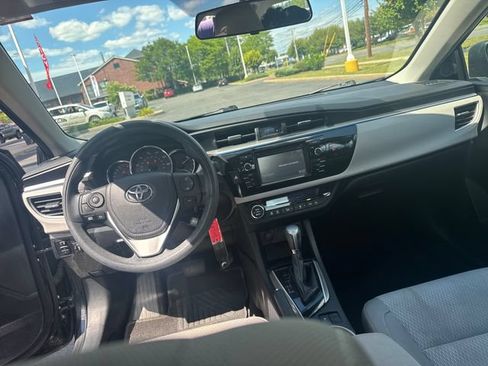 Used 2016 Toyota Corolla LE FWD image 14