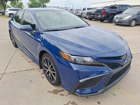 Used 2023 Toyota Camry SE image 8