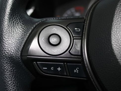 Used 2022 Toyota Corolla LE image 20
