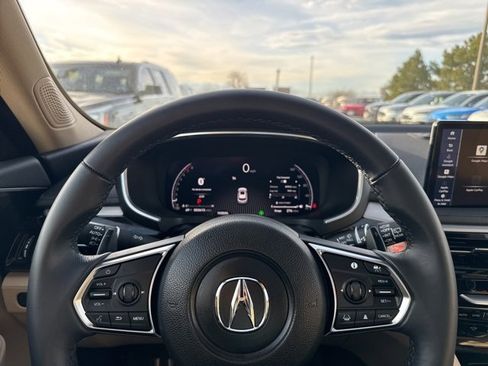 Used 2025 Acura MDX SH-AWD image 18