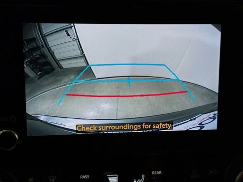 Certified 2023 Toyota Highlander FWD image 13