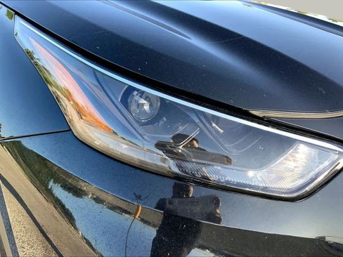 Used 2023 Toyota Highlander LE FWD image 27
