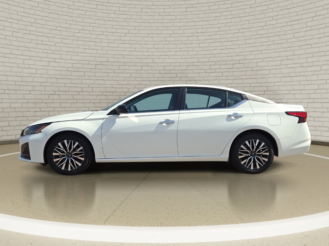 Certified 2025 Nissan Altima 2.5 SV FWD image 9